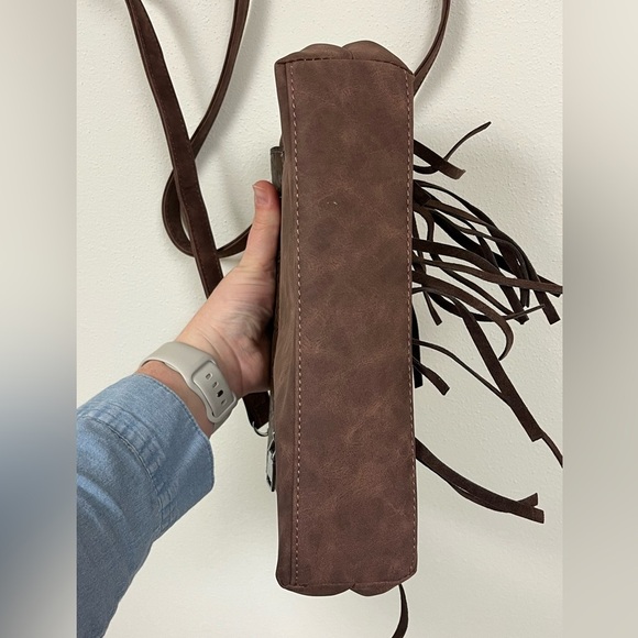 Leather And Turquoise Brown Fringe Shoulder Bag - Picture 10 of 12